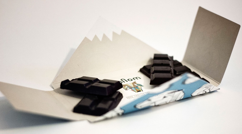 folded origami graphic design indesign packaging design omnom chocolate